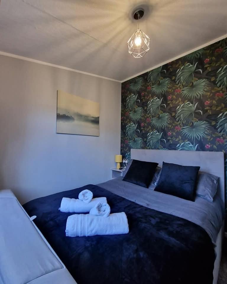 4 Bed Luxury Lodge With Hot Tub Near Lake District Warton Exterior photo
